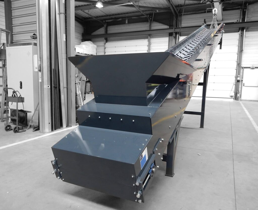 Bande transporteuse pour convoyeur à bande en auge